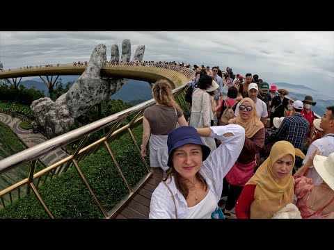 Видео: французская деревня на банановых холмах