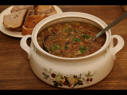 Видео: Юлия Высоцкая — Суп из фасоли с кабачками