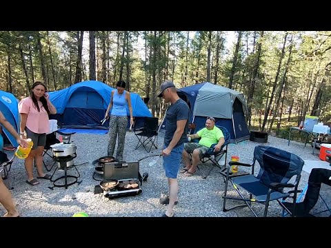 Видео: наш первый КЕМПИНГ в ЛЕСУ часть 1