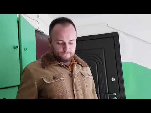 Видео: Коллектор ломится в квартиру