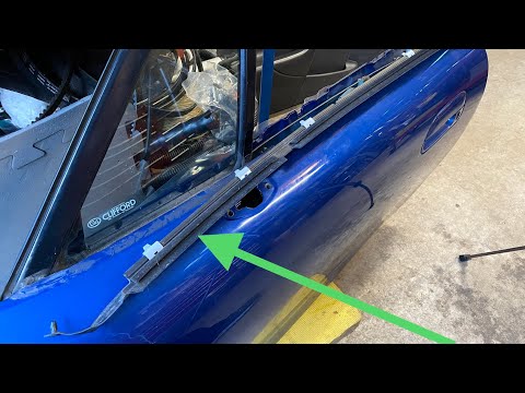 Видео: Снятие обшивки двери / поясной линии / уплотнителя. MiATA 1990-2005