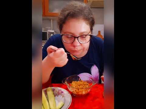Видео: Мукбанг Лапша WOK/Хейтерша преследует меня и собирает на меня компромат