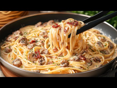 Видео: Я никогда не ела такой вкусной пасты! Волшебство в одной сковороде с беконом и грибами