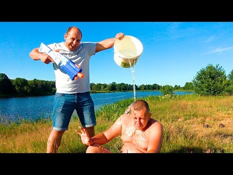 Видео: Bro vs Bro. Nerf War. БРАТ против БРАТА. КАК наказать ЛЕНТЯЯ? НЕРФ БРОС ШОУ.