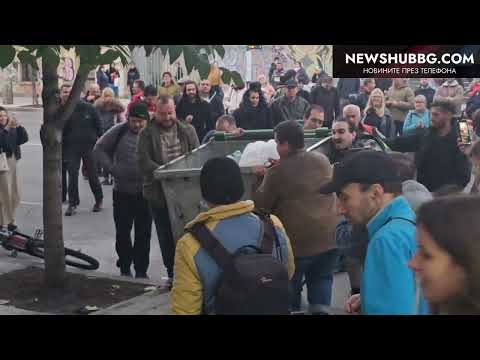 Видео: БОЕЦ организира масово изхвърляне на боклук пред новата централа на "ДПС-Ново начало" ( видео) 