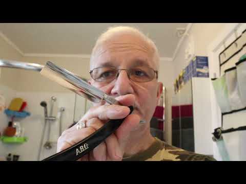 Видео: Бритьё опасными бритвами ABC  1072 VS ABC 1072 VS "G' TOWA' T" 2074 straight razors shaving