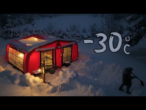 Видео: НАШ САМЫЙ ХОЛОДНЫЙ СНЕЖНЫЙ ЛАГЕРЬ ПРИ -30 ГРАДУСАХ