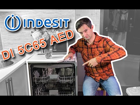 Видео: Indesit DI 5C65 AED полный обзор встраиваемой посудомоечной машины