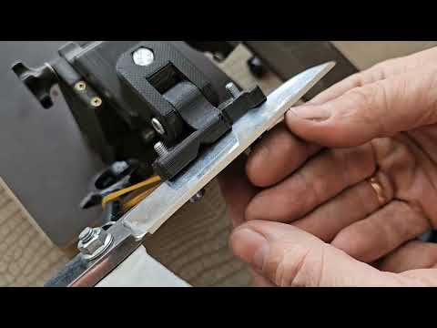 Видео: Заточка больших ножниц в переменный угол на "Вжикстанции"