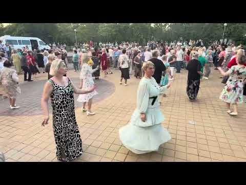 Видео: Летняя танцплощадка. 