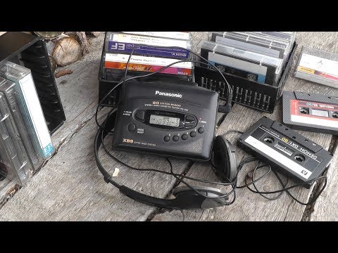Видео: Обзор кассетного плеера Panasonic RQ-180 и всяких аудиокассет