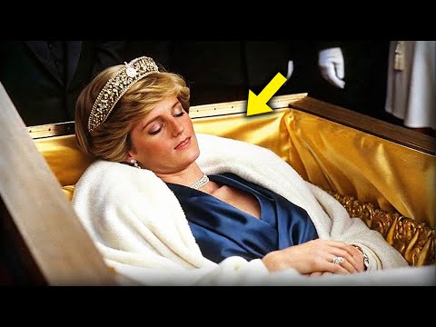 Видео: Королевская семья замерла, могила Принцессы Дианы была…