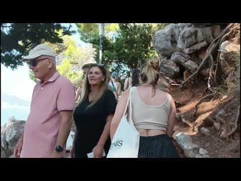 Видео: Sveti Stefan Beach. Путешествие канала Сербская жизнь по Черногории. Эмиграция в Сербию. 