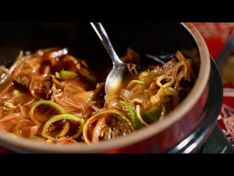 Видео: Очень вкусный корейский ЮККЕДЯН! Сталик Ханкишиев и Пак Чжун МокдаТВ готовят вместе!