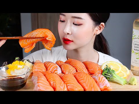 Видео: Огромные суши из лосося ASMR Mukbang Eating Show