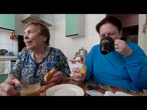 Видео: МУКБАНГ С МАМОЙ ЧЕБУРЕК, САМСА, КОФЕ И РЯЖЕНКА/  MUKBANG/EATING/VLOG