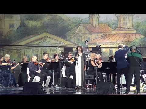 Видео: Елена Фролова выступает с оркестром под управление Игоря Лермана  17 июля 2022 года.