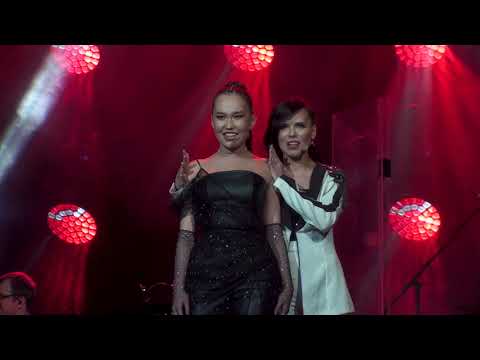 Видео: СПЛЕЛИСЬ В ОБЪЯТЬЯХ ТЕНИ / Die Schatten werden länger (Вера Свешникова, Дарья Ким)