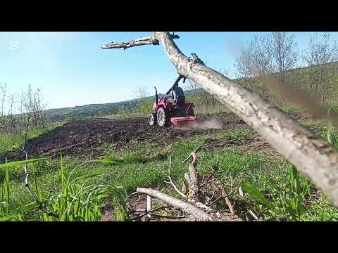 Видео: Мототрактор весь в работе