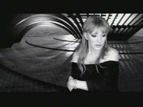 Видео: Алла Пугачева - В Петербурге Гроза