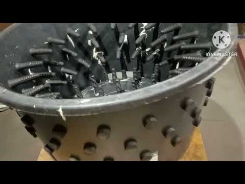 Видео: Машина для зняття пера 20 сек курка. How to pluck a chicken in 20 seconds Chicken Plucker