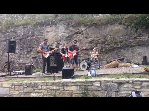 Видео: Пропала Грамота - Хата на дві половини