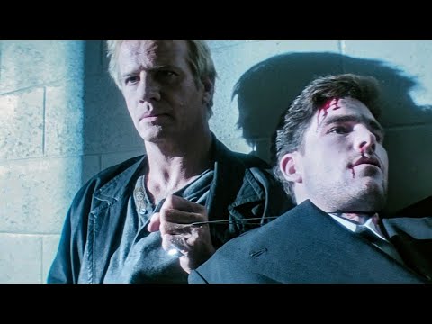 Видео: 100 киллеров заперли в тюрьме и устроили первую в истории КОРОЛЕВСКУЮ БИТВУ