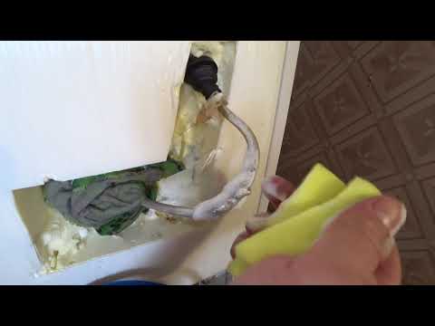 Видео: Ремонт холодильника  BEKO с утечкой в запенке.