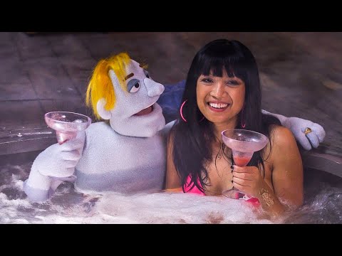 Видео: В этом мире все МЯГКИЕ ИГРУШКИ ЖИВЫЕ