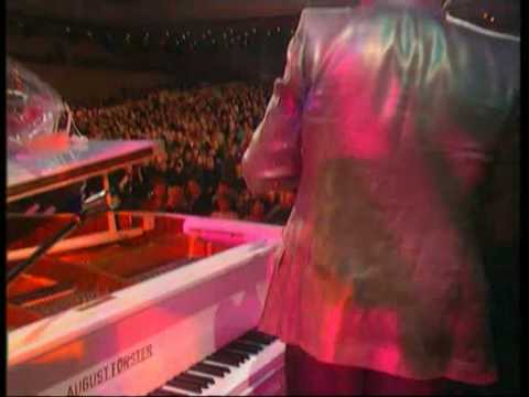 Видео: Игорь Демарин "Цветы на рояле"