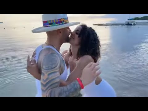 Видео: Обалденно красивые песня и танец!!! ПЛАЧЕТ НЕБО СНЕГОМ Александр Снежный