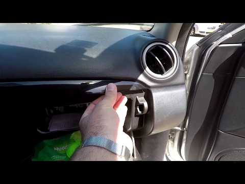 Видео: Инструкция по замене фильтра салона Mazda 3 2007 | How change filter mazda 3 2007 manual