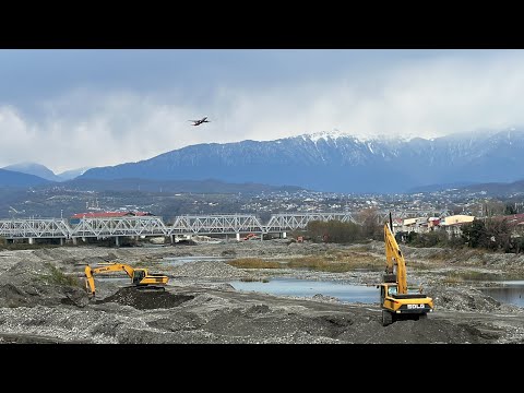 Видео: АДЛЕР / ФАВЕЛЫ В СОЧИ / НОВАЯ НАБЕРЕЖНАЯ МЗЫМТА / СИРИУС