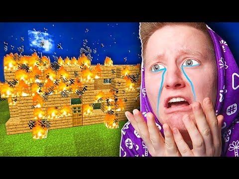 Видео: ХЕЙТЕР *СЖЁГ* МОЙ ДОМ В МАЙНКРАФТ 😭