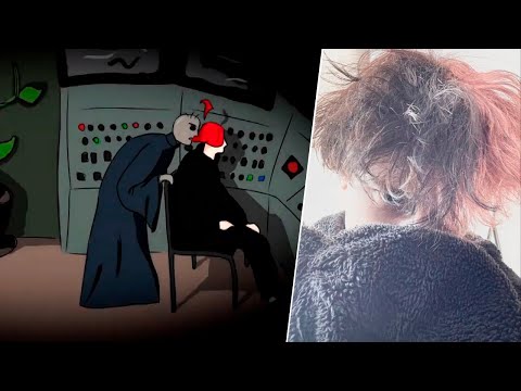 Видео: Курсед Смотрит Мультфильм с Собой (как Курсед в Outlast играл)