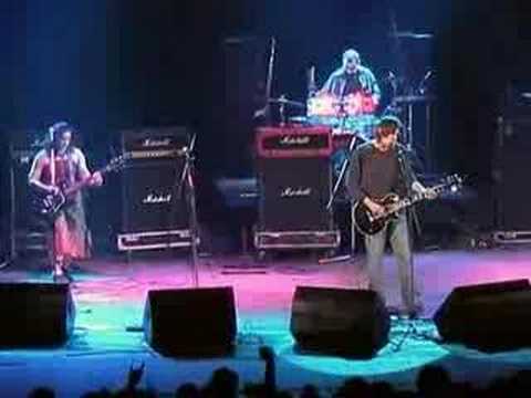 Видео: Чернозём/Chernoziom - "Над заборами"/Above The Fences '04