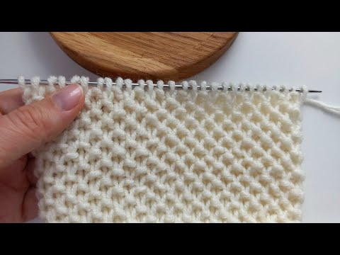 Видео: Красивый плотный узор спицами для шапок и свитеров | Легкий узор для начинающих