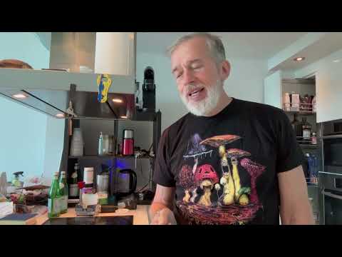 Видео: Двадцатилетние мальчики-любовники | Интимные секреты старших дам