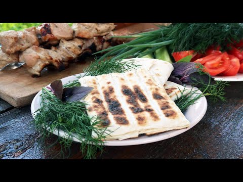 Видео: Лаваш с сыром и зеленью на мангале. Вкусные начинки для лаваша