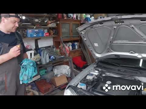 Видео: Wolksvagen Golf 4 1.6 16v заміна мастила в двигуні і всіх фільтрів.