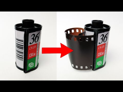 Видео: Как достать кончик пленки из кассеты. How to pull the tape from the cassette.