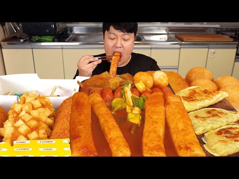 Видео: MUKBANG Домашние токпокки, сырные шарики, хот-доги, пельмени, картофельные оладьи!