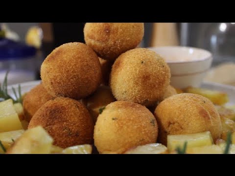 Видео: Сырные шарики рикотта