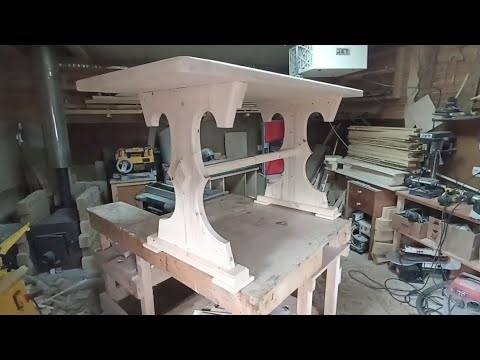 Видео: деревянный стол