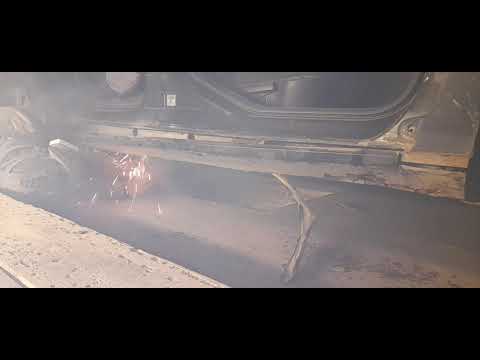 Видео: Ремонт порогов Peugeot 308 (перекуп вариант)