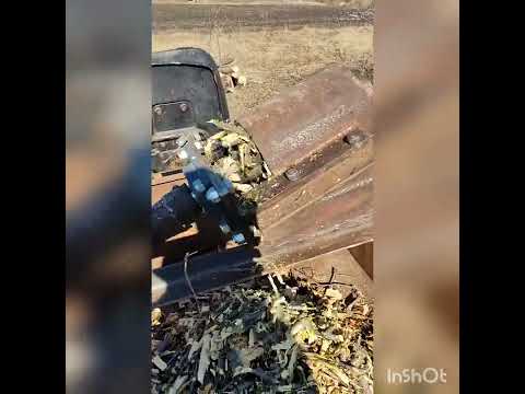Видео: Щепорез с карданным приводом от мотоблока, выезд по щепу.