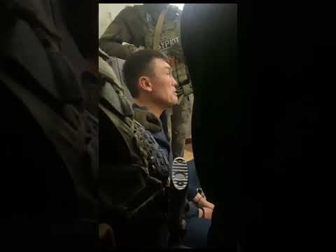 Видео: Тараз. Қару берші атып тастаймын балам үшін. Қаңтарлықтарға жала жабуда.