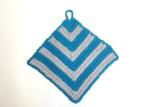 Видео: Простая квадратная салфетка-прихватка крючком на 8 марта/A simple square crochet doily for March 8