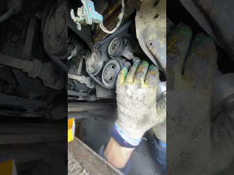 Видео: Замена ремня генератора и гидроусилителя Ford escort 1,8td 1998