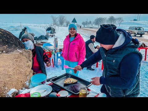 Видео: Узбекистан! ЛУЧШАЯ еда на трассе! БАРАНИНА и курица из ТАНДЫРА! Зимний БАЗАР! Самса!